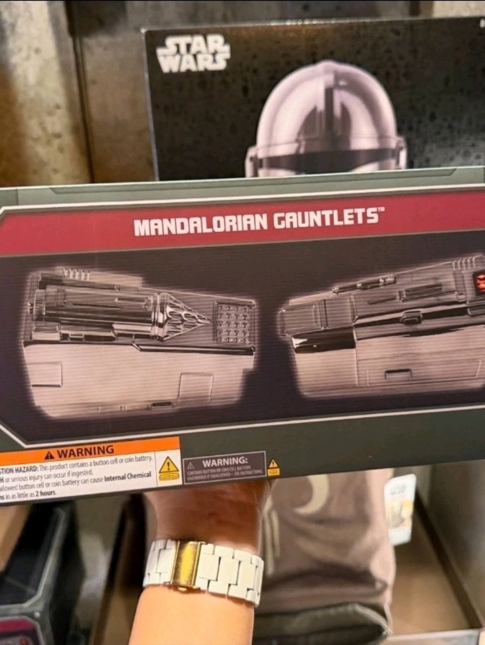 2026 Disney Parks Star Wars Galaxy’s Edge Mandalorian Armor & Gauntlets Set - Picture 4 of 9